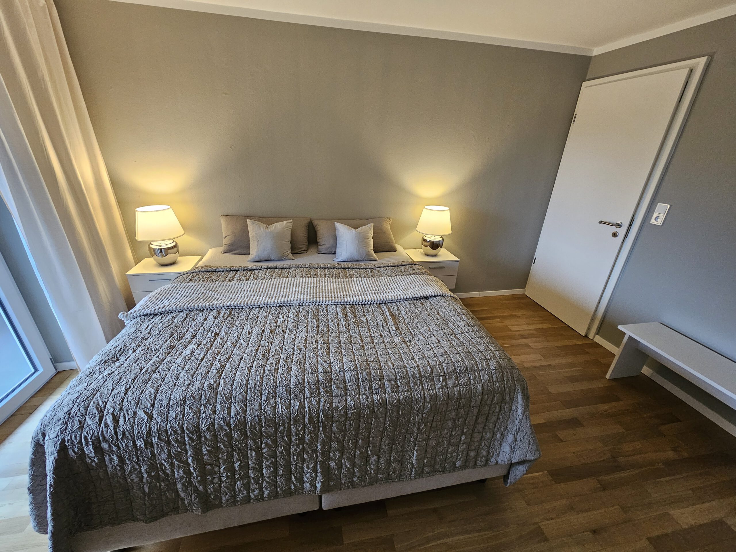 Schlafzimmer 1